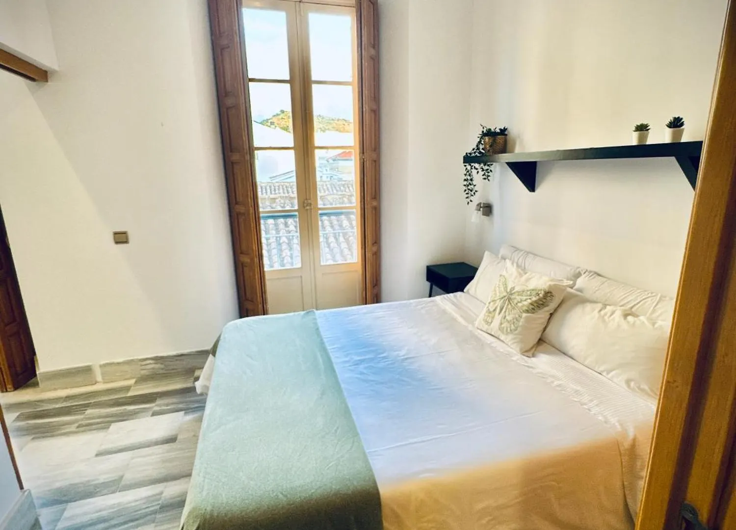 Amplio Y Luminoso Apartamento Plz De La Merced Malaga