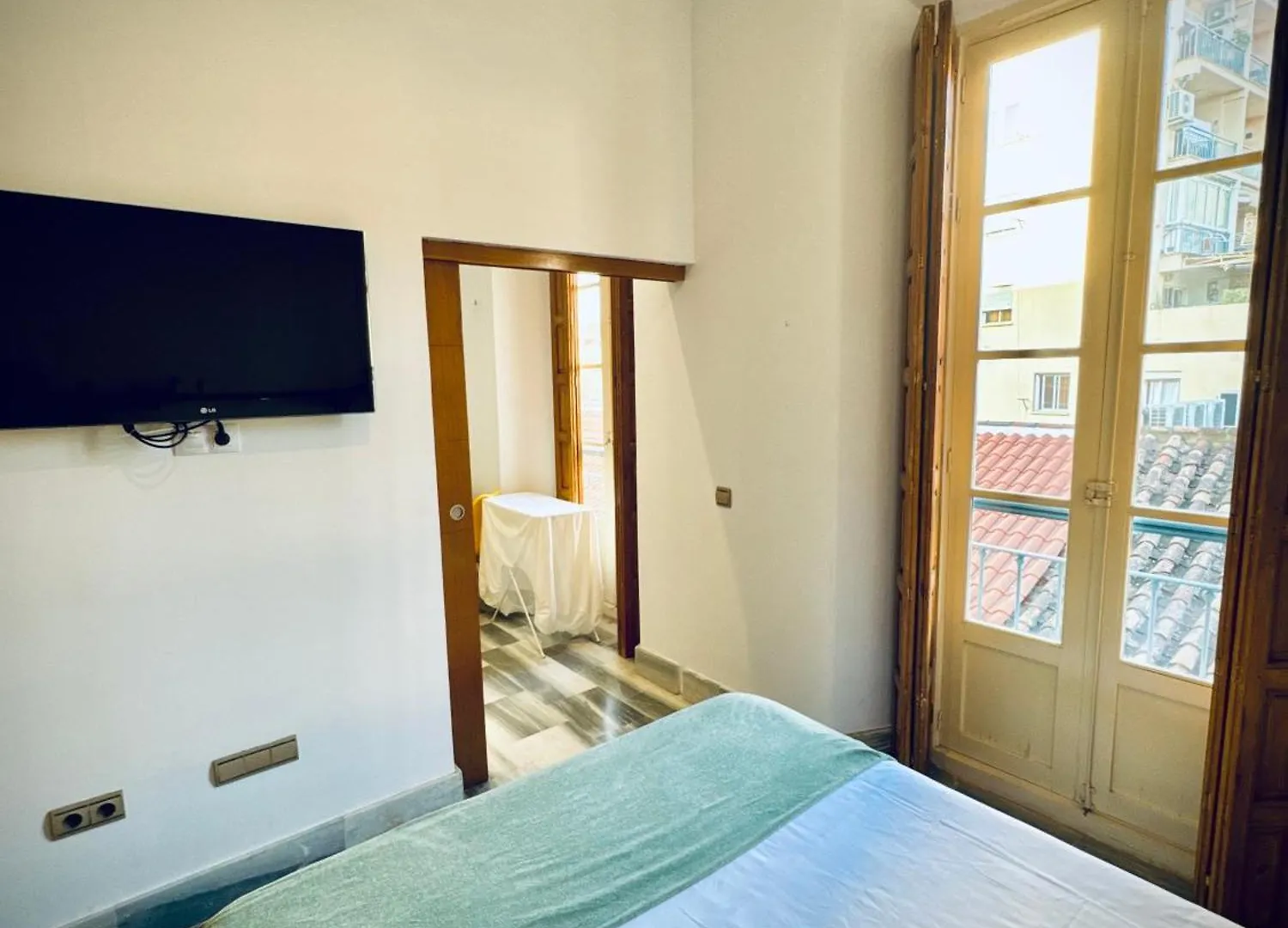 Amplio Y Luminoso Apartamento Plz De La Merced Malaga 0*,
